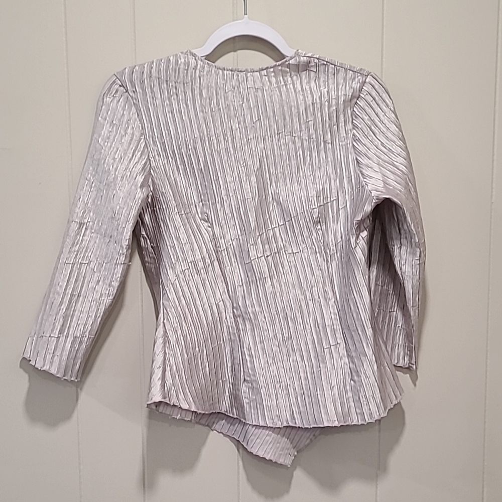 Elegant Silver Women's Top - Picture 3 of 4